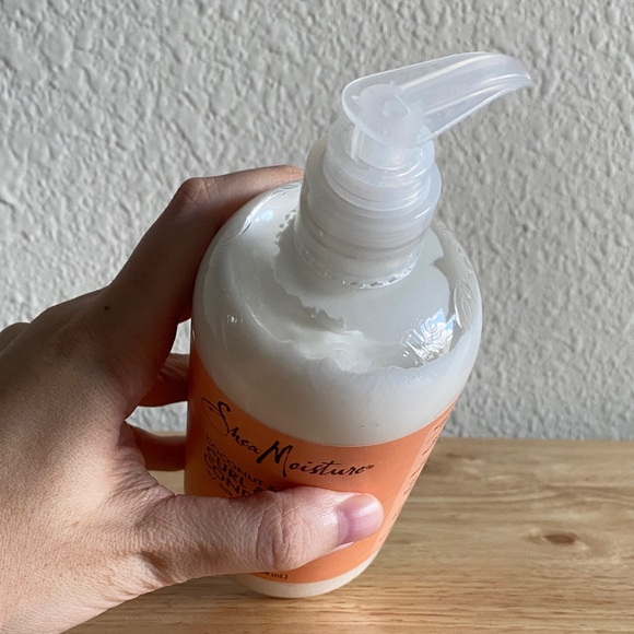 Shea Moisture Coconut & Hibiscus Curl & Shine Conditioner - Picture 7 of 8